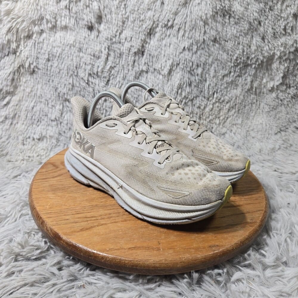 Hoka One One Clifton 9 Womens Sand Beige White Cushioned Running Sneaker Size 8B